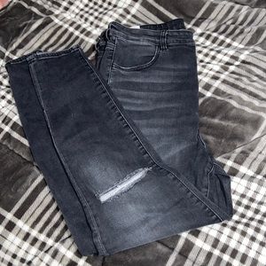 black AE skinny jegging